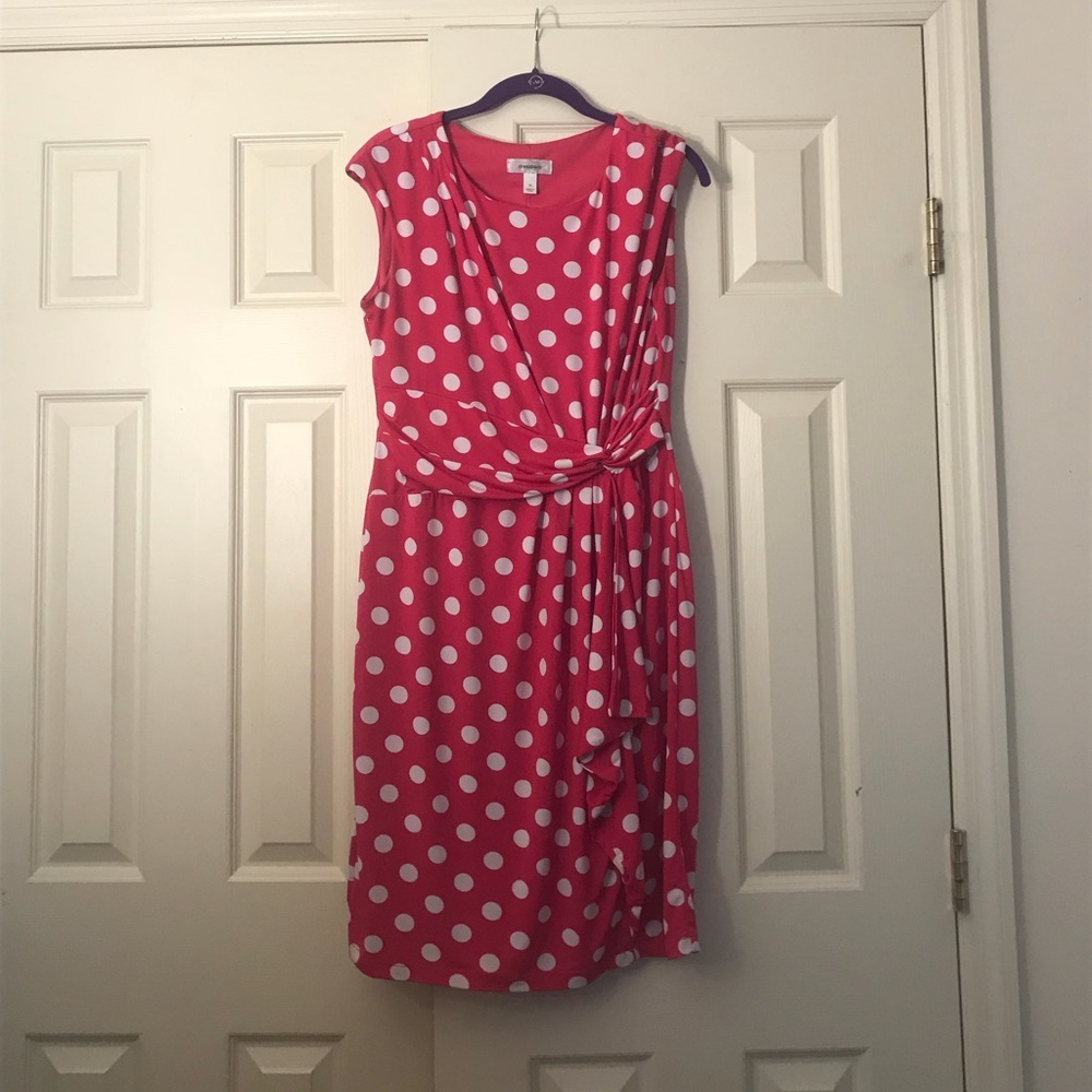 sleeveless dress
